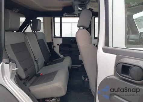 2009 Jeep Wrangler Unlimited X Rhd z USA, uszkodzony, nr VIN 1J4GZ39139L781426